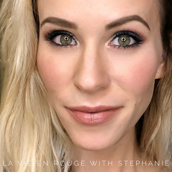 SeneGence Cosmetics - Picture 1 of 2